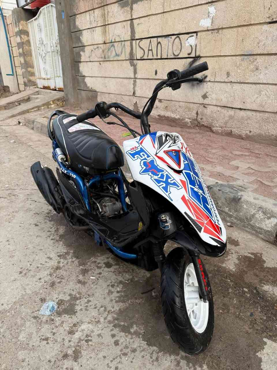 السلام عليكم
ماكس عدله مال لعب 
بوشه 55 هندر واحد سلف شغال بس براغي طاكات جوه 
وبراغي كزوز طاكات  بس دراجة تاخذها شلعه ومعدل سعرها 550 ولبها مجال قليل حك جيه مكاني بصره امن داخلي 
***********
