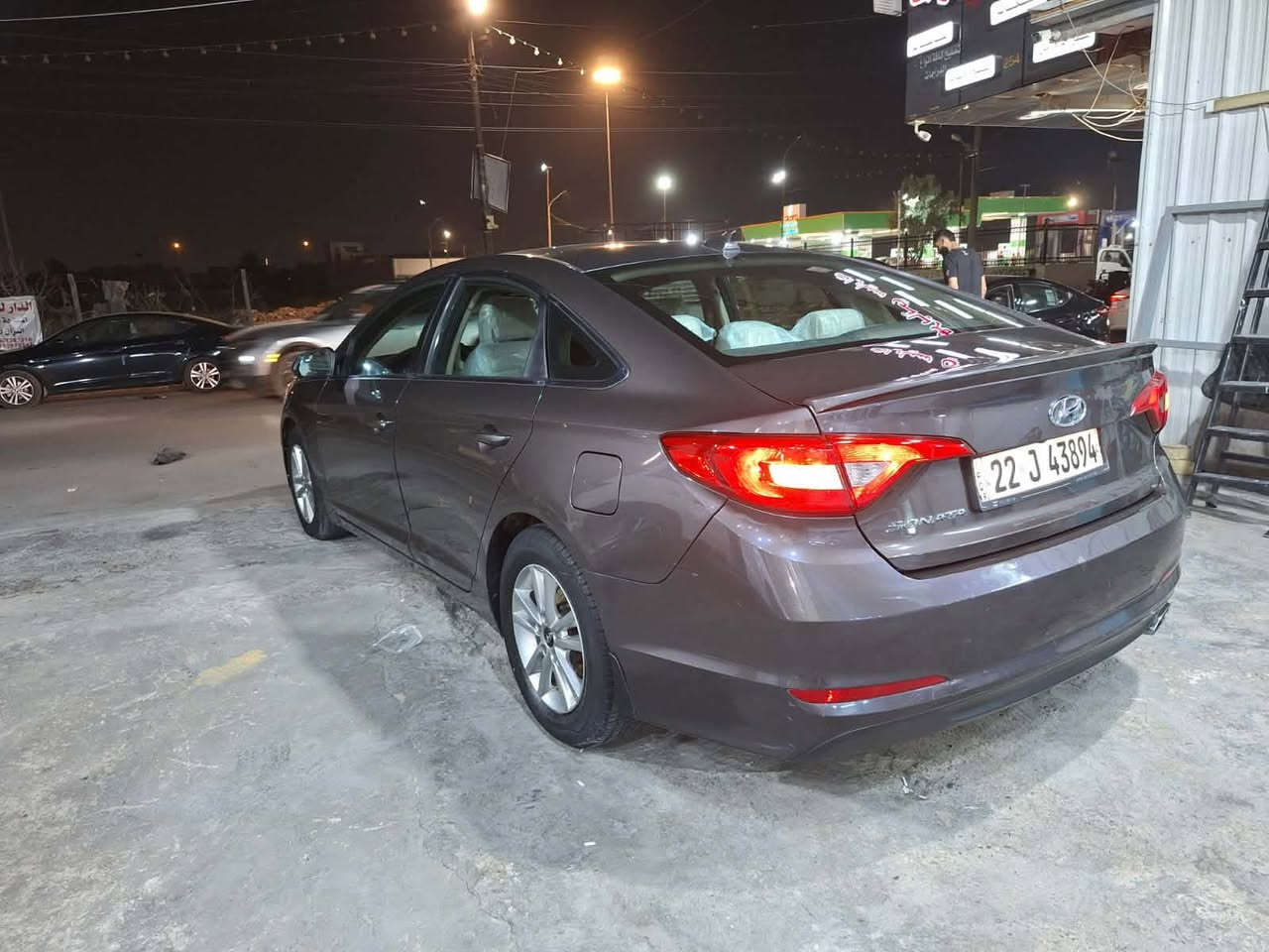 سوناتة 2017 فئت se سبورت  محرك وكير كفالة محرك 2400 أربعة سلندر وارد أمريكي  سيارة حادثها  قطعتين جاملغ السايق و ربع من البني و بيها أيضا بالجنطه بارد شبر 117وبيهة مجال حك الجية ***********
