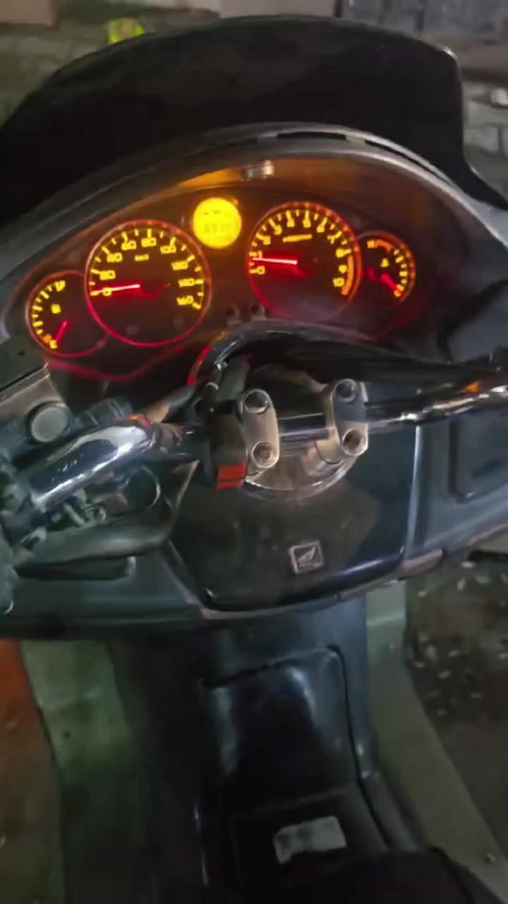 فورزه صفر9متواجد ماسنجر ورقم مكان ديالى خانقين ***********
نقصها شوته ودكمه مال سلف ولايت هييه الدكمه نفسها السعر خاص
