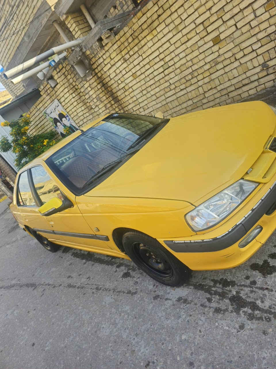 بيجو باص موديل ٢٠١٥
لبيع مبدل بيها فقط بنيد 
مكينه فرنسي كير عادي خير من الله 
تبريد تدفئه شغال باسمي بسعر ٣٥ $
وبيها مجال بسيط حك الجية 
التواصل مع صاحب السيارة
***********
