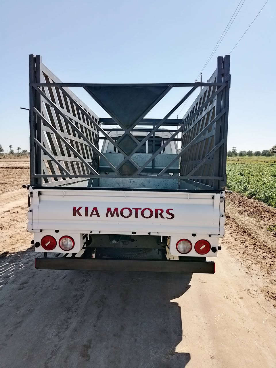 السلام عليكم كيا فحل للبيع موديل 2020 الشكل الجديد محور وجاهز محجر تانكي محور سنويه مجدده الى 28 انكليزي سياره مكفوله كفاله عامه من كل شيء سياره جاهزه للعمل الاستفسار على الرقم ***********
