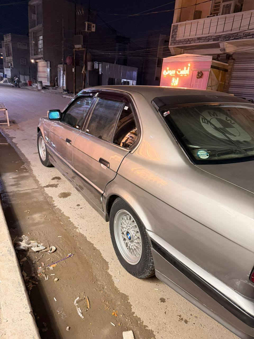 سلام عليكم BMW  525موديل 1992 وارد يابان  بليته اصل مكينه مسكر تك فانوص اكسل ثكيل يعني بل 180رونك 2ونص  سياره مال جناي ممتعوبه ع ايدينه خير من الله مكينه كير اكسل مكفولات شلعه بطناش فول تبريد ثلج ويا السويج  غرفه جديده تخم تاير جديد صدر امامي جديد عربانه خلفيه جديده اني شادها سيارها ماتصرف عليها ربع مكاني بغداد الجزيره السياحيه السعر 62 بيها مجال لطيبين ***********
