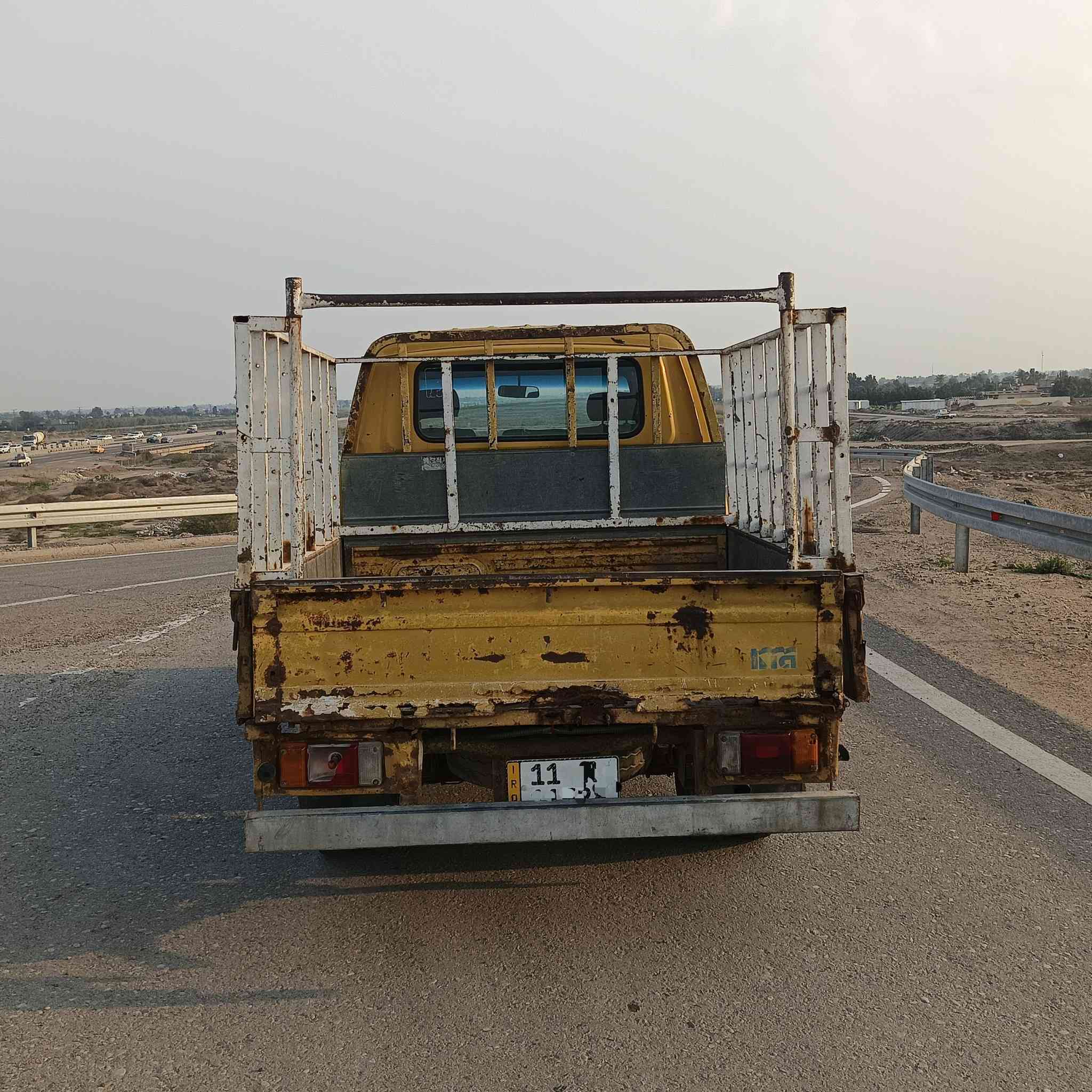 سلام عليكم .....للبيع..... كيا بنگو دبل لون اصفر بلادي موديل 94مسجله بلسنويه95 رقم بغداد  انكليزي بأسمي تحويل ثاني يوم ...رقم شاصي ولقمارة.....رقم اشعار جديد بداية شهر3.... هزة جديده ......شاصي مكفول من الفطر ....كير... محرك ....اكسل.... كهربائيات....كله نضيف .....التايرات كلهن بدلتهن جدد قبل فترة .... السياره مال جناي ...مكان السيارة بغداد/الرشيد ***********
