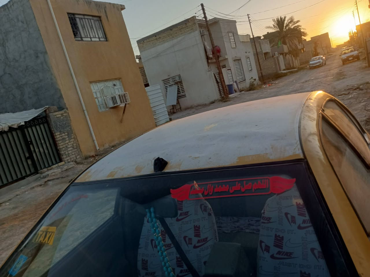سمند 10بيع سريع مستعجل على بيعته بسمي رقم انكليزي بغداد سبع البور 15كير مكينيه هسه مجفته جديد بس بي خربطه والسيارة جاي تحمه ***********
