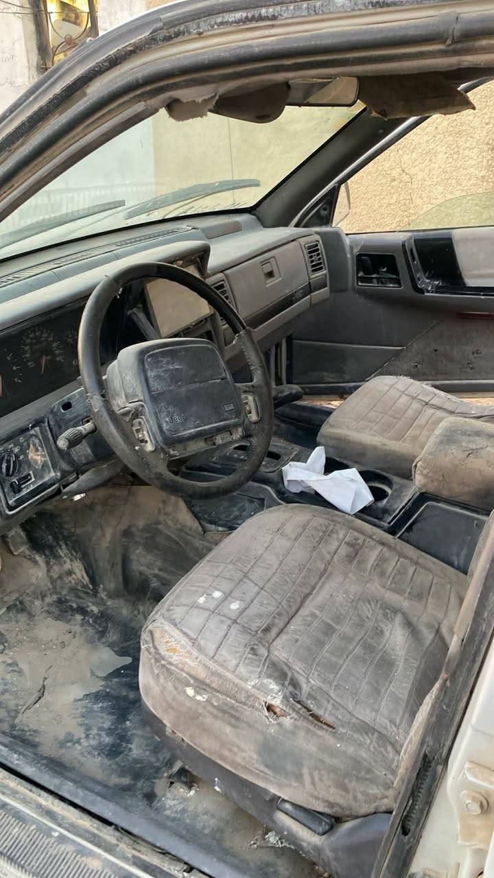 البيع نقد او مراوس
جيب البيع رقم نجف سنويه 26 
مكينه وكير ونجي ٦ سلندر 
سياره موجود بلكوت مركز مدينه 
***********
