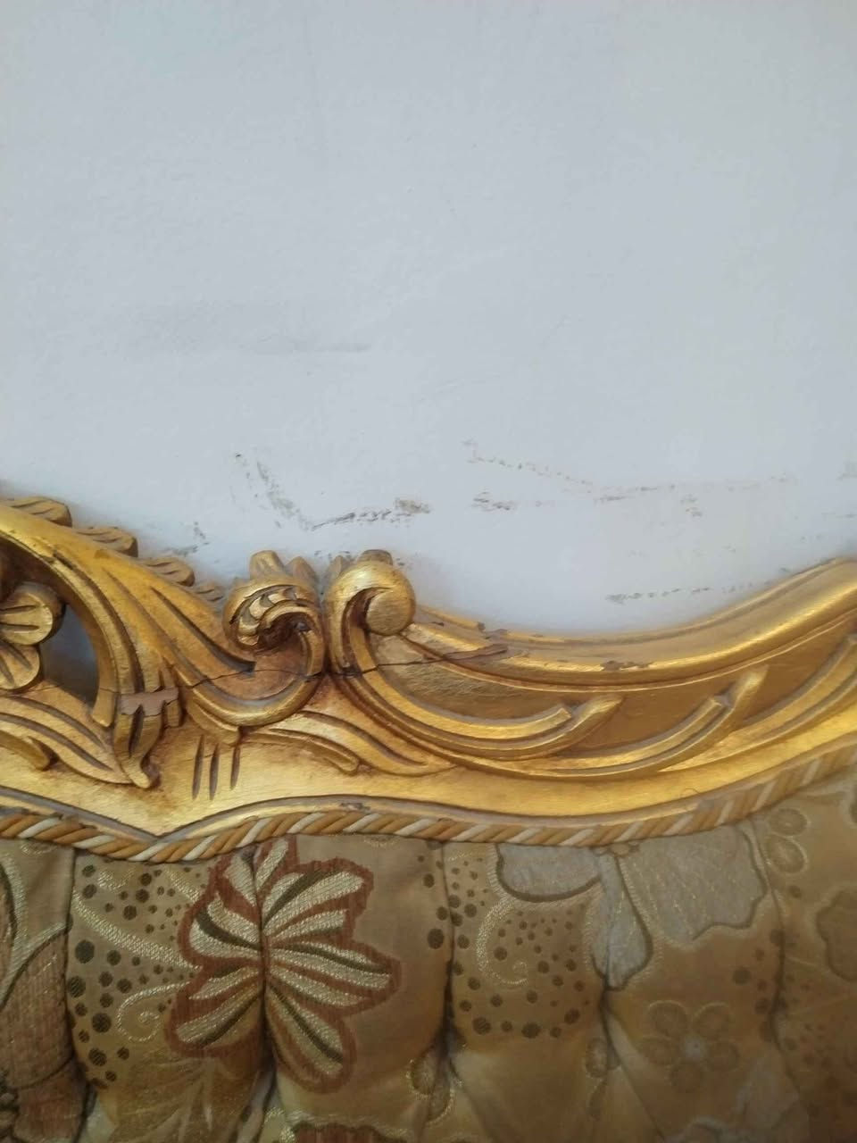 تخم قنفات دمياطي مستعمل قنفتين كبار ٣ مقاعد مع ٤ كراسي وميز مرمر و٣ طبلات هم مرمر وبي بعض العيوب مثل الخشب بي خدوش وبي كسرين موجودات بالصور بس كاسفنج مبي شي سعره ٧٠٠ الف وبي مجال بغداد, العراق


**إذا كنت صاحب هذا الإعلان وتريد حذفه لأي سبب، رجاءا أرسل رسالة إلى الدعم الفني**