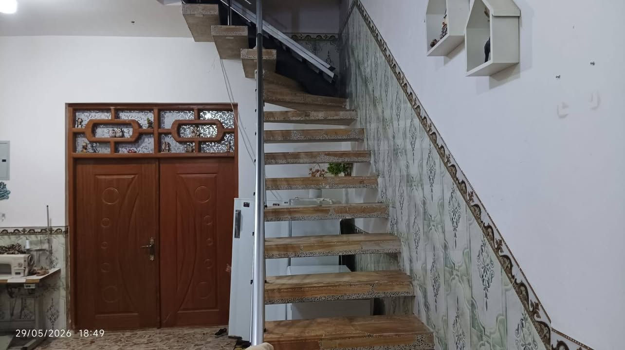🏠 دار للبيع طابو صرف في الحولي ركن مساحة 165 /م وجه على العلوية خديجة ع وفضله كدام البيت ٢٠٠ متر  يحتوي على غرفة نوم وصالة ومطبخ واستقبال ومجمع صحيات بناء صب كونكريت مسلح طابوق يباع نقد او عن طريق المبادره 
للاستفسار مراجعة مكتب عالم العقار في الجمعية مقابل الإطفاء او الاتصال
***********
***********
 #عندك_عقار_للبيع_فقط_راسلنا_اواتصل_وات_ساب
