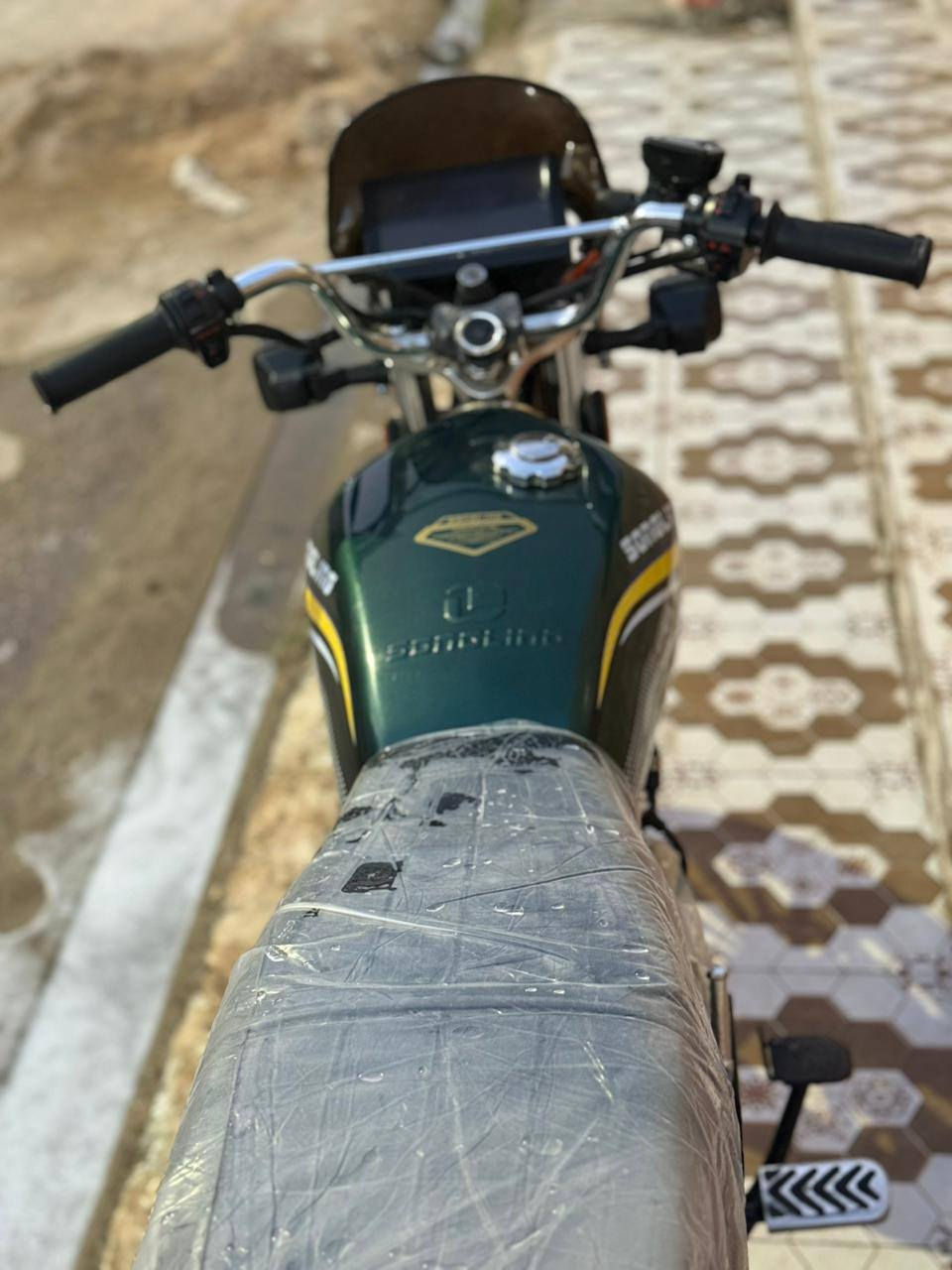 سفانه موديل 26 كفاله عامه اوراق ستنساخ دراجه جاهزه من كلشي بدون اي نقص شلعه ومعدل كهربائيات كله شغاله دراجه بعده جديده احلى من الصور مكينه ٢٠٠ cc  العنوان القاسم  السعر ٨٥٠ وبيه مجال بسيط  خاص  اتصال.    ***********
