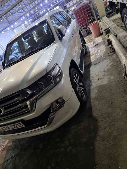 سلام عليكم لاندكروز 2019مكفوله كفاله عامه ماشيه 150V8سعر 525مكان البصره سياره جديده غرفته جديده  
فول مواصفات ***********
