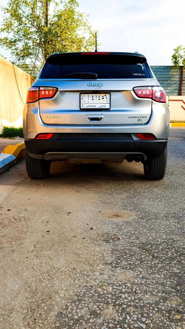 جيب كومباس 2018 فئة LIMITED 4x4
سيارة وارد امريكي حادثها موضح بالصور 
السعر 125$ قابل للتفاوض 
للأستفسار رقمي ***********
