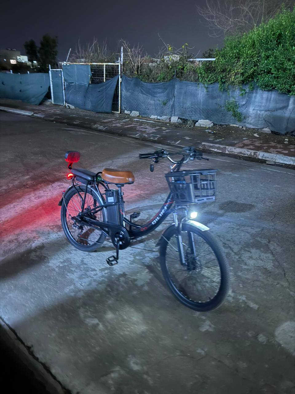 سلام عليكم
للبيع فقط بايسكل شحن
مواصفات 
بطارية بحاله ممتازه ليثيوم 
سرعة 50
بريكات دسك
كير 7 نمر
مكاني كركوك حي العسكري 
سعر 700 وبي مجال
للتواصل ***********
