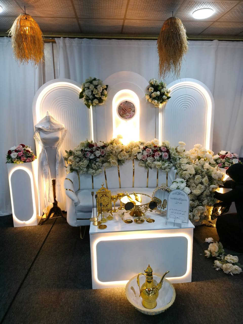 لأن مناسبتك تستحق تكون الأجمل ✨
نوفر لكم أجمل الكوشات 👑
وأرقى الكراسي والطاولات 🪑
وتنسيقات متكاملة لكل المناسبات:
💍 أعراس
🎉 خطوبة
👶 سبوع
🎓 تخرج
🎂 أعياد ميلاد
وكل لحظة حلوة بحياتكم
نتميز بـ:
✔️ تصاميم عصرية وكلاسيكية
✔️ ألوان راقية تناسب ذوقكم
✔️ ترتيب أنيق يهتم بأدق التفاصيل
✔️ أسعار مناسبة وخدمة موثوقة
📩 للحجز والاستفسار ***********
خلّوا فرحتكم علينا… وأنتم بس استمتعوا باللحظة 🤍
