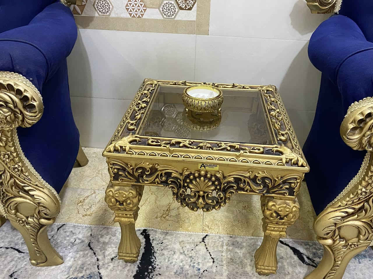 السلام عليكم للبيع
تخم ملكي مستخدم قليل عشر مقاعد وثلاث طبلات 

العنوان نجف كوفه حي ميسان سعر 550الف وبيه مجال

للاتصال ***********
