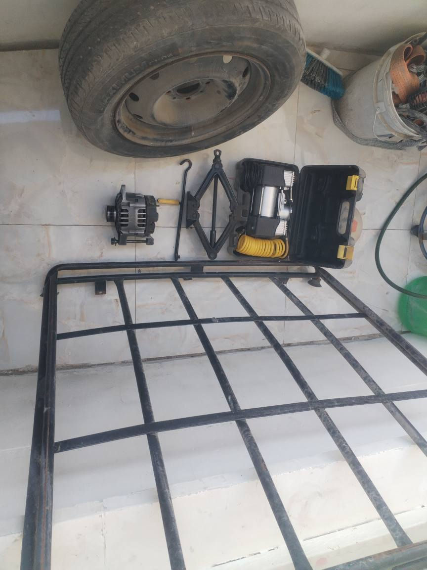 سيبايه تفصال مال بيجو مع منفاخ تايرات مع جك ياباني مع تاير سمند نضيف مع داينمو فحم ماعرف شبي للبيع قيم واخذ كلهن شلع كلهن شلع مابيع قطعه وحده قيم وتعال اخذهن *********** بغداد, العراق
