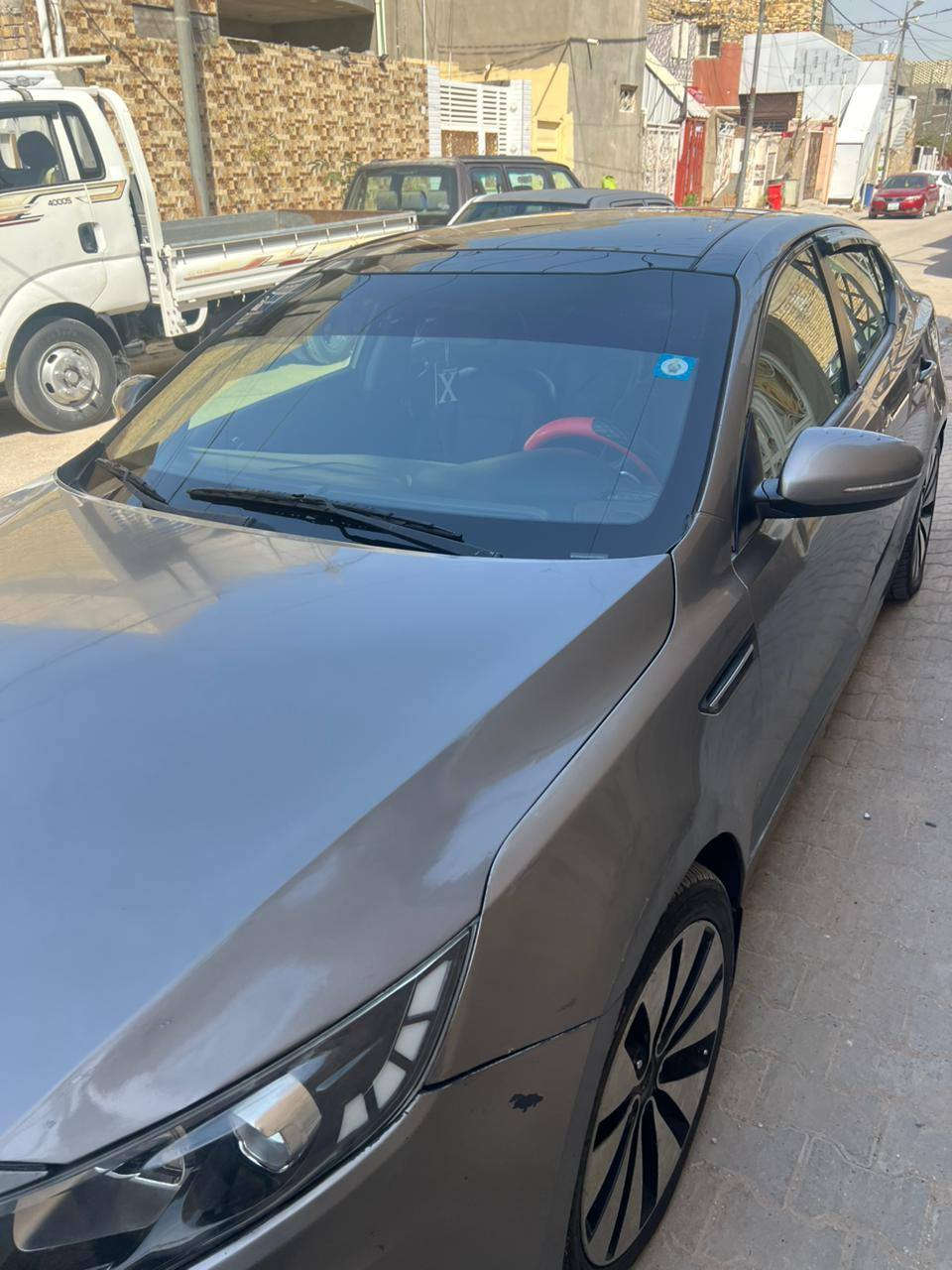 سلام عليكم 
كيا اوبتيما ٢٠١٢
 ويل رياضي ١٨ 
كشنات جلد 
موضفات VIB
بصمه 
بنرامه 
قطعتين تبريد 
بيها ضرر ٣ قطع تبديل و٢ صبغ 
سعر ٩٥ ورقه وبيها مجال بسيط 
العنوان النجف حي ميسان 
هاتف ***********
