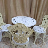 طاوله طعام • قابلة تفاوض • للبيع