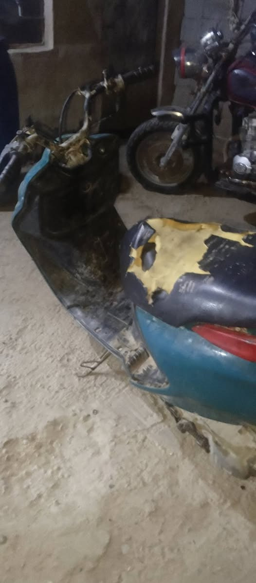 للبيع سعر  ١٠٠    بيه مجال شغاله ما بيه نقص  رقم تصل ***********
