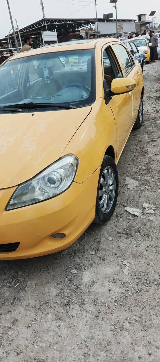 سلام عليكم
للبيع سياره بي واي دي G3 موديل 2013 مصفره هيأه وغرامه تحويل نفس اليوم كفاله كير ومكينه  جديد داخل السياره نضيف جدن  مكان الحلة 52 وبيه مجال***********
