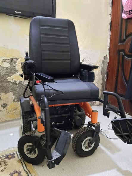 كرسي كهربائيّ معاقين تايوان جديد الاصلي السعر 650 بيه مجال الرقم ***********
