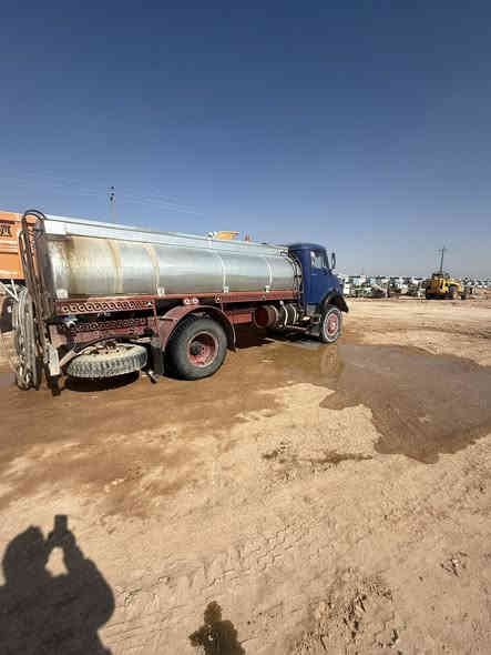 يالله السلام عليكم 
دنكر للبيع موديل 1970 مكفوله كفاله سياره خير من الله
تانكي جديد مغلون تخم تاير جديد توني شاده رقم نجف دولي 
السعر 18 مليون وبيها مجال بصيط 

***********
