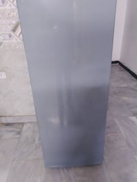 ثلاجة للبيع مستعجل ب 70 بيه مجال تواصل مع رقم 07893801886