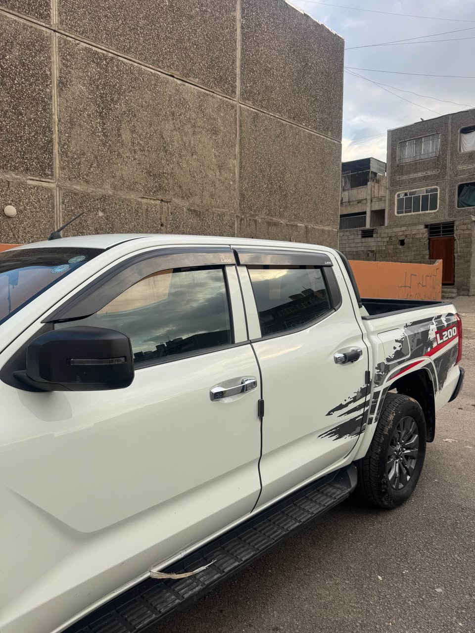 السلام وعليكم L200 للبيع 
موديل 2024 
ماشي 61 الف 
ضرر مثل ما موضح بالصوره دعاميه فقط والباقي كفاله عامه
تبريد بالسقف 
2جكمجه 
مكاني موصل موصل, نينوى


**إذا كنت صاحب هذا الإعلان وتريد حذفه لأي سبب، رجاءا أرسل رسالة إلى الدعم الفني**