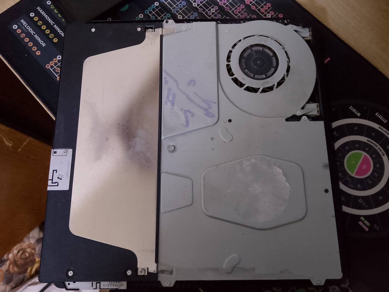 السلام عليكم 
بلاي ستيشن 4 سلم 🖤
لوك ستيكر شرط شرط مامفتوح 

جهاز كامل متكامل شغل والعب 

بي العاب خير من الله 
1-PES2026
2-Risdint evil village 
3-it takes two لعبه تعاونيه 
4-tomb raider 
5-Red dead redemption 1 
6-tomb raider shadow 
7-pibod لعبه تعاونيه 
8- fean and gaeck 
وياهم قرص call of duty black ops 4 

جويستك أخت الاصليه 

بي بلاي ستيشن بلس 

السعر 225 
مكاني موصل جانب الايسر شقق الخضراء


**إذا كنت صاحب هذا الإعلان وتريد حذفه لأي سبب، رجاءا أرسل رسالة إلى الدعم الفني**