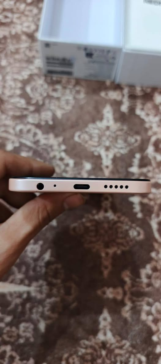 جهاز( Radme 15 C) الذاكره (256) جهازمفول نضيف جدا  كامرته تخبل مكفول كفاله وغراضه فقط كارتون
السعر/180
رقمي/***********
