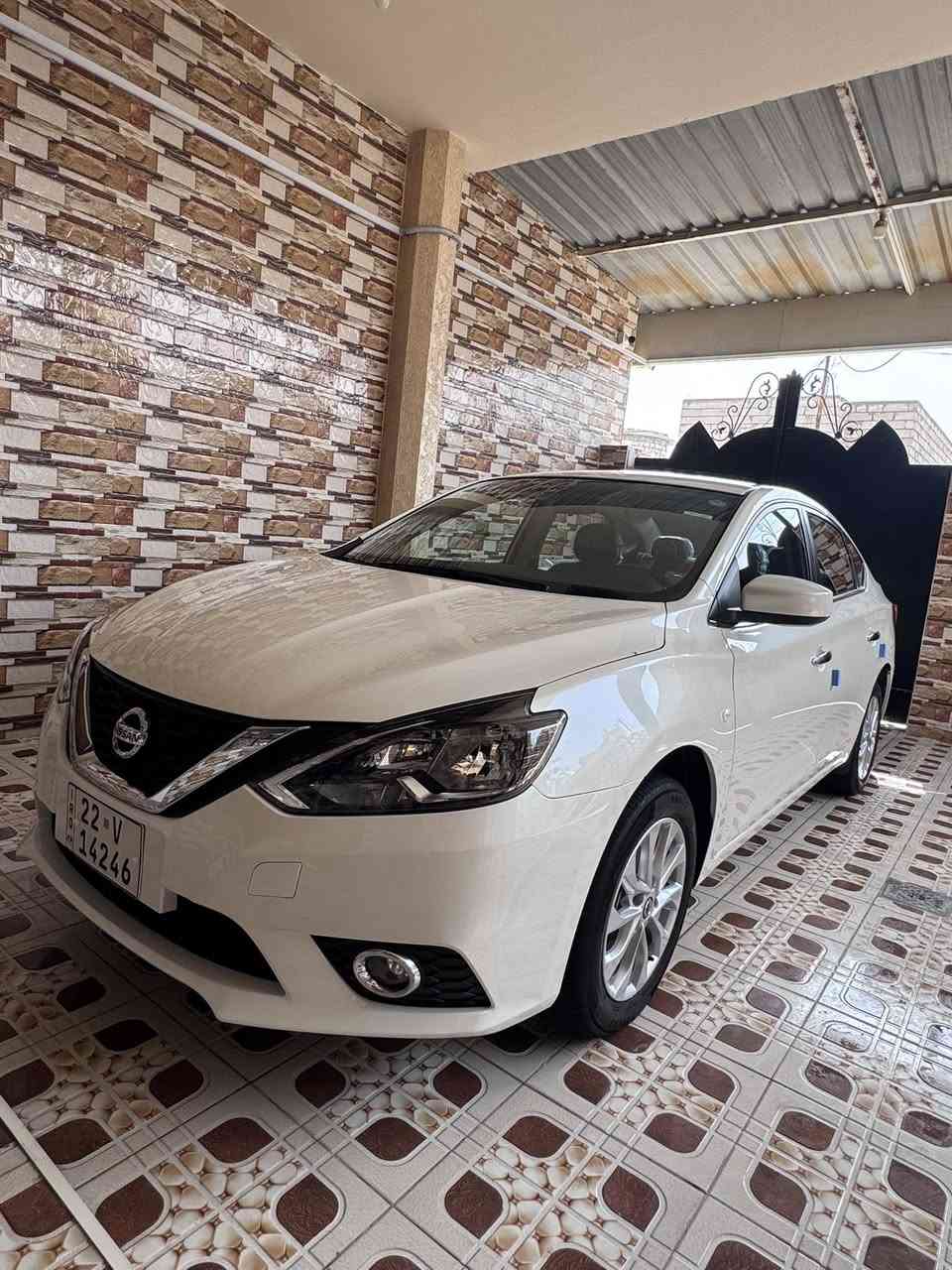 السلام عليكم نيسان سنترا موديل 2025 سيارة جديدة ماشيه الفين 2000 حالة الوكالة على وضع الشركة كفالة عامة من الصبغ والبارد والتكيل والزلغ رقم أربيل تريد تحويل تريد وكالة تحكم ستيرن وبوجكترات شاشه كار بلاي وباقي المواصفات المعروفه 
العنوان : البصره 
شراي يتصل : ***********
