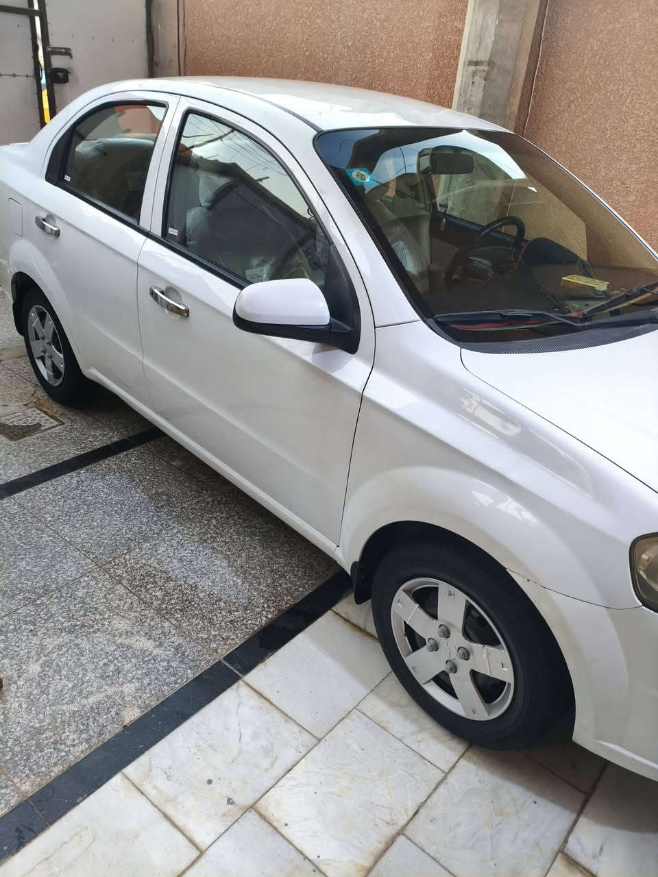 السلام عليكم
سياره افيو موديل 2011 رقم بغداد مشروع وطني تحويل مباشر بأسمي ضرر شبر بالباب الخلفي شي بسيط سياره نضيفه الله شاهد مكفوله من كير ومحرك وتخم تاير مال جناي مكان بابل الحله رقم الاتصال ***********
