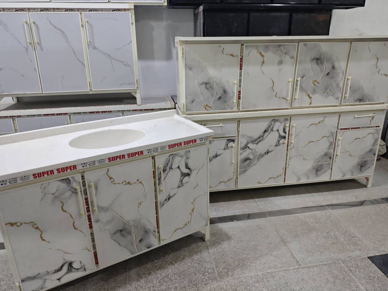 مجمع المرتضى للاثاث
كاونتر جديد مترين ارضي مترين معلق وسنك متر و ٣٠ السنك مرمر 
العنوان الاسكان  الصناعي نهايه النزله الثالثه واكو توصيل
***********
