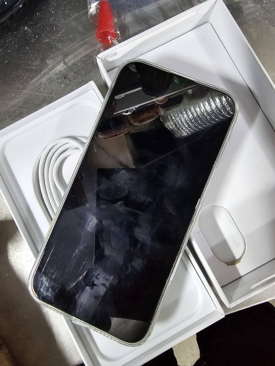 تليفون جديد مستخدم يومين شراي يخابر بكان بغداد.  ***********
