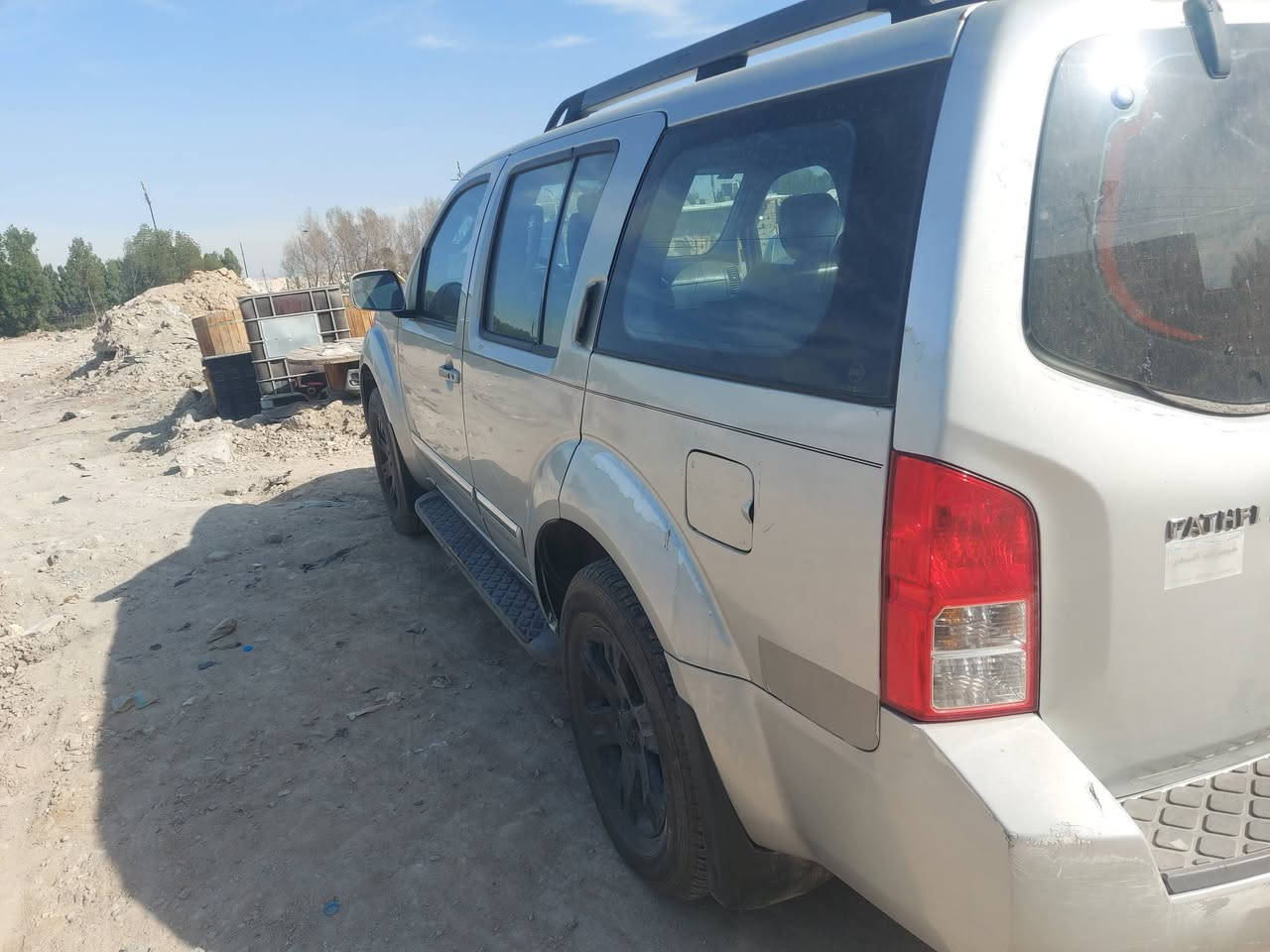 السلام عليكم نيسان بافندر مديل 2011فول مواصفت سياره جديده حداديه دبلات كلهه جداد صدر بجيس تخم تاير جديد محرك كير مكفولات اكسل مكفول سياره خير من الله كهربايات كلهه شغاله وع البلاد رقم بغداد بسمي مشروع وطني تحويل مباشرمكفوله من الضربه والصبغ بيهه طخه بالباب الخلفي سعرها ١١٠ ورقه وبيهه مجال حك الجيه رقم ***********
