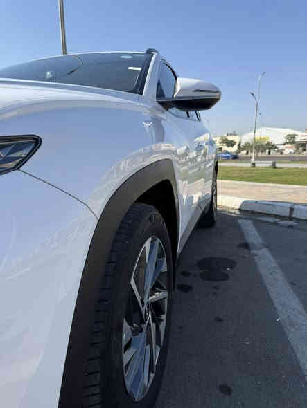 توسان 2024 خليجي 
رقم اربيل
بيه صبغ جاملق امامي بسيط
حساسات امامي خلفي
كامره خلفيه
تشغيل عن بعد
تبريد قطعتين
كشنات كهربائيه
عداد المسافه 19
بردات خلفية كشنات كهرباء لد امامي خلفي 
بصمة تشغيل وأبواب 
السعر 210وبيها مجال 
***********
