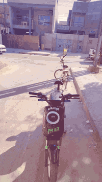 سلام عليكم درجه r9 موصفات دراجه كامله عداده 109 بيه بلوتوث دبل اشاره 4كير لد عالي ناصي اشاير يمنه يسره هوه نضم R ملف1800 بيه تزويد خفيف مكان بغداد حي جميلة فلكة 83 رقم هاتف***********بيه واتساب
