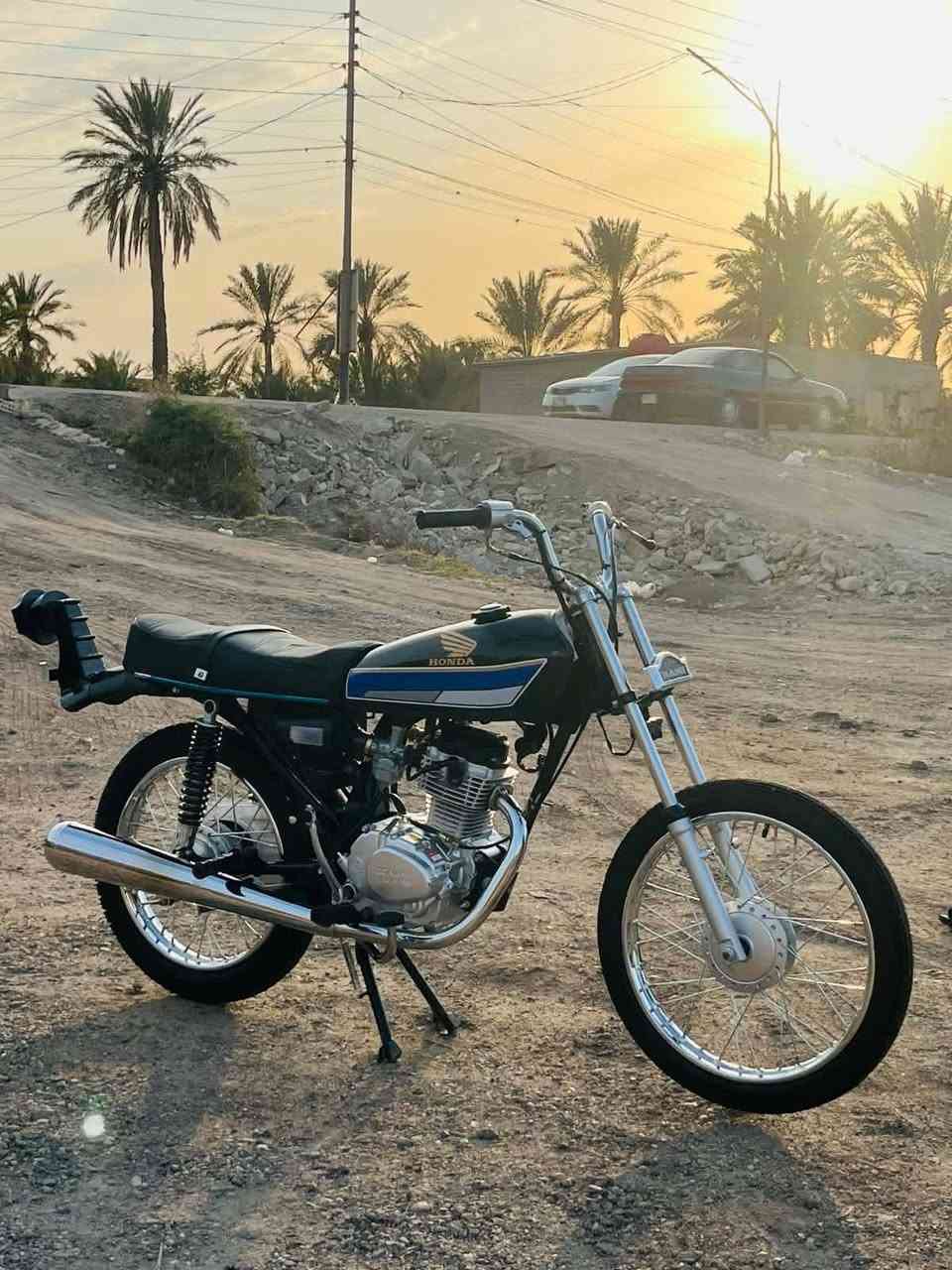 السلام عليكم يولد وين الجنايه دراجه توه معمره صار اله 10تيام عل سحك  للبيع سجي نامه  الشاصي اوراق 2015 دراجه برغي ما مجيوس بيه خابر وتدلل ***********
