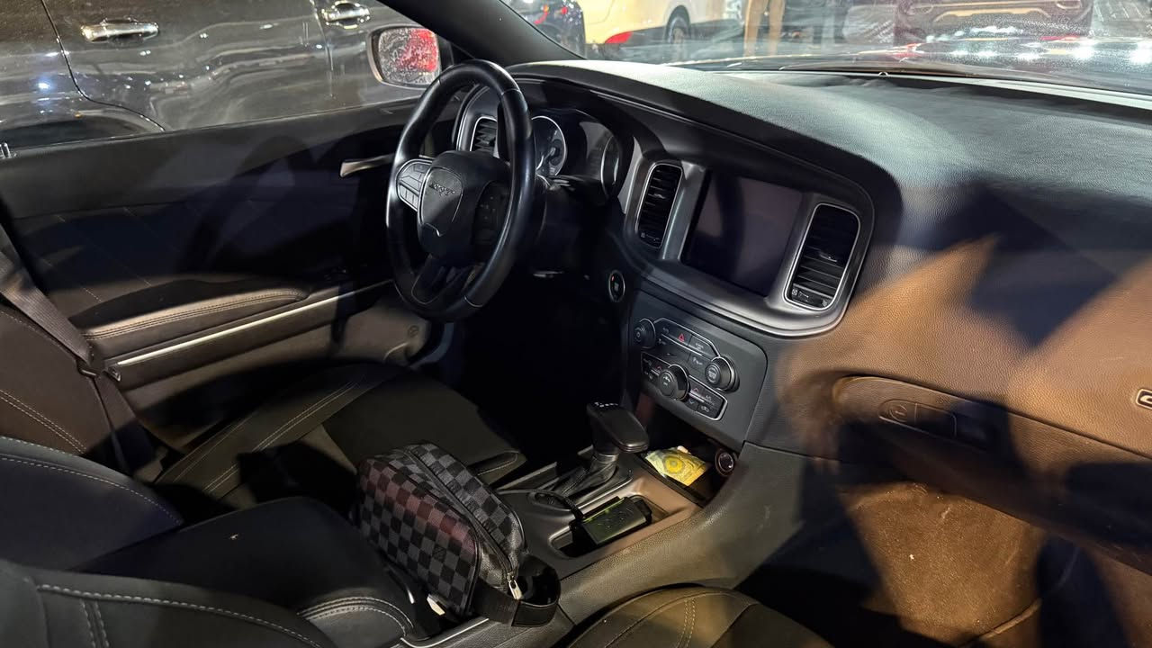 جاملغ و بنيد صبغ
ايرباك دركه و دشبول
ماشيه 59 الف 
مواصفات sxt معروفه
شاشه كبيره 
كشن كهرباء 
لايت زينون 
بصمتين وياها 
رقم اربيل وكاله او تحويل 
سياره اي نقص مـا بيها 
مكان السياره كربلاء 
السعر 240 مجال بسيط 
*********** كربلاء, العراق
