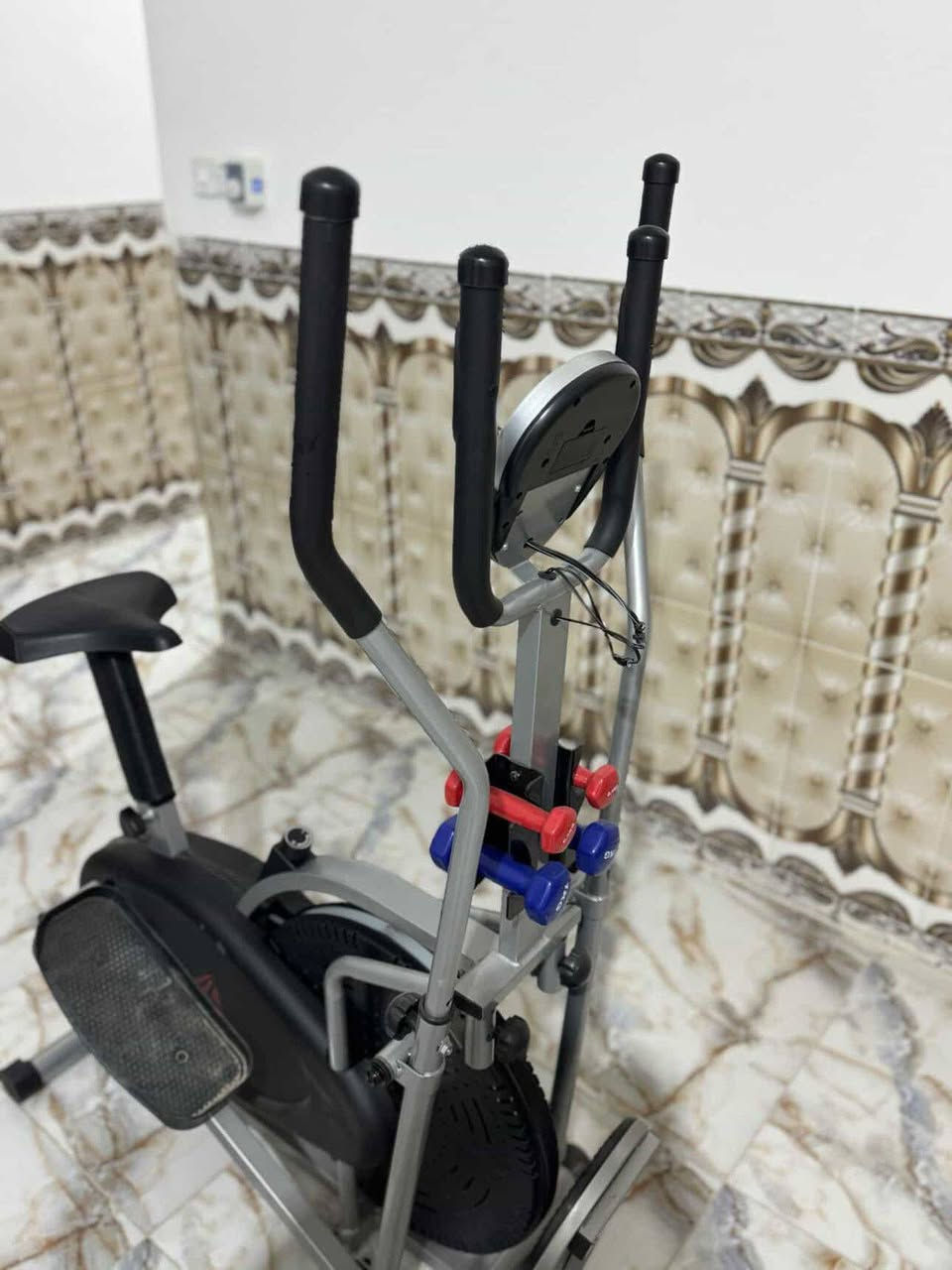 السلام عليكم غراض للبيع نظيفه جدا التواصل مع صاحب الرقم مكلف بلنشر ***********
