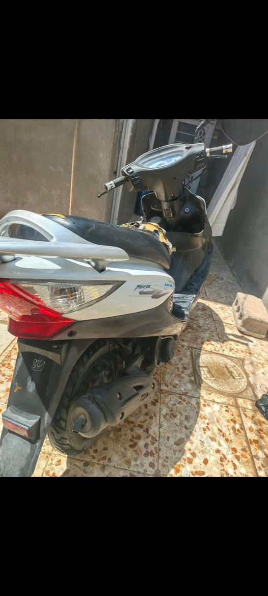 سلام عليكم كامكو في تو موديل ١٣ ما مفتوح بيهه برغي وين متريد تفحص افحص شلعه نعومه معدل كهربائيات كلهن شغالات دراجه عوزه دوشمه كشن بس سعر ٦٥٠ وبيها مجال بسيط مكان نجف ***********
