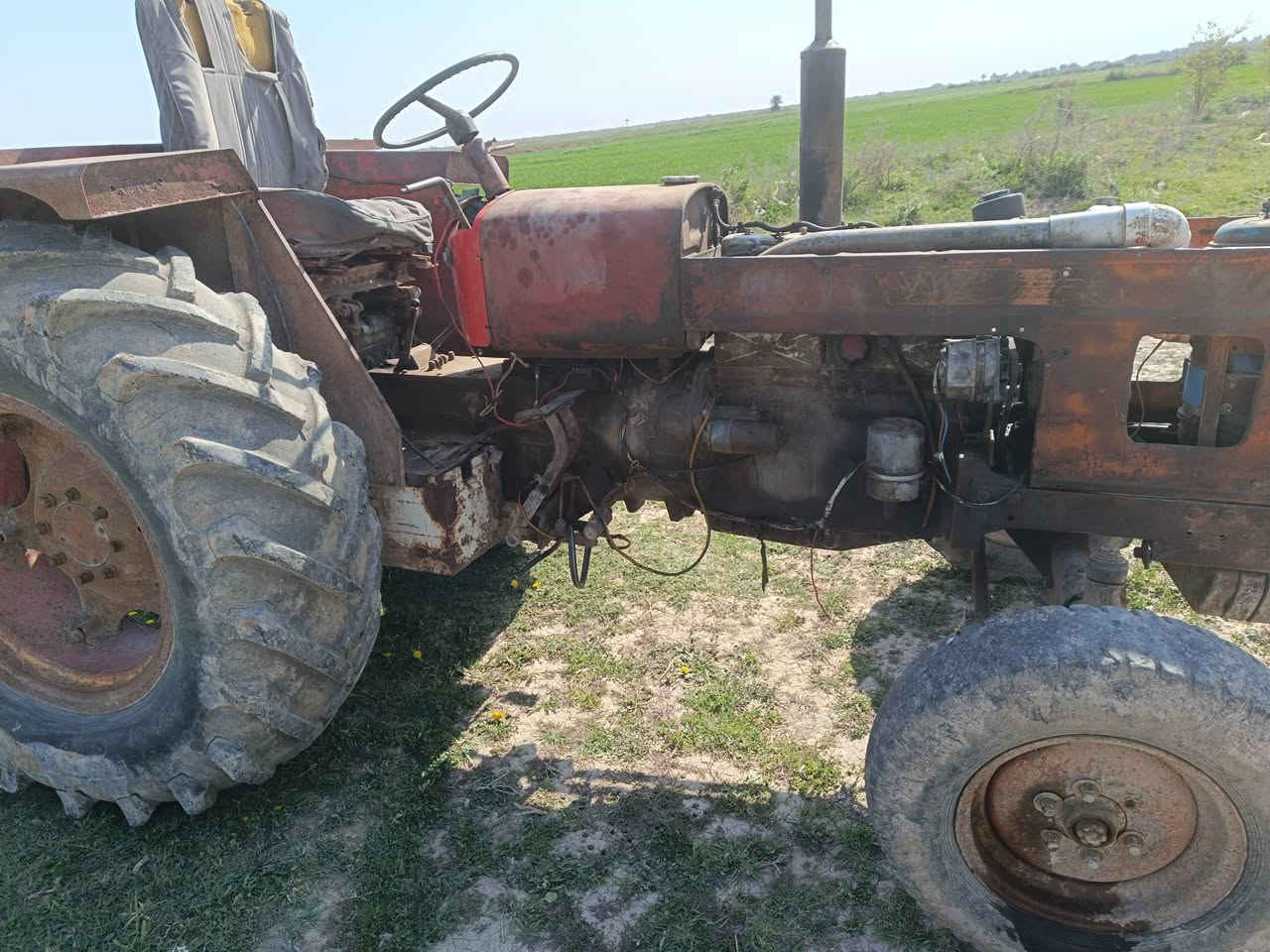 سلام عليكم  عنتر للبيع شغالة نگره سلف السعر 2ونص وبيه مجال
العنوان ذي قار قضاء الفجر ***********/***********
