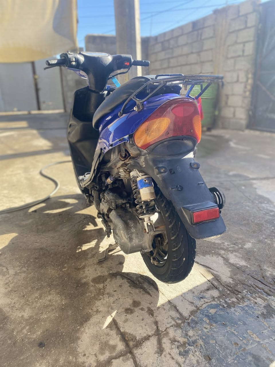 السلام عليكم بيجي تسعه زررف للبيع محرك مامفتوح شلعه ومعدل فول شرط معدلك ٨٠ سلف وهندر اشاير بكلايت كله شغال مابيها نقص برغي لا صوت اكسل ولا صوت بل محرك سعر خاص مكاني بابل مسيب حي العسكري ***********
