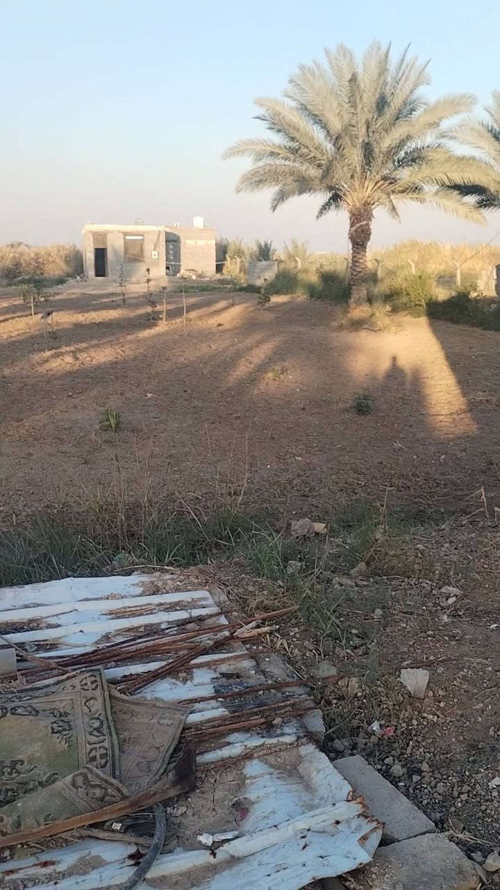 سلام عليكم يوجد دونم وربع 3100 متر يحتوي على بيتن واجها 26 عنوان كربلاء شارع جماليه قرب مدينه العاب نواره الاملاك 
ماع سقي وماء لساله مدارس مستوصف وخط مولد  تبعد 500 متر عن شارع العام والمدارس سعر 180 وبيه مجال عقد 117
للاستفسار 
***********
