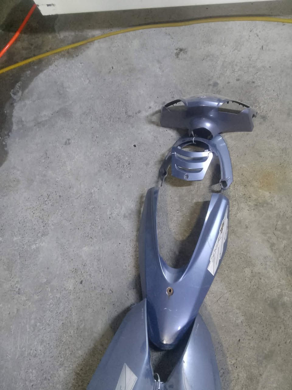 البيع.      
كفرات بريز ليت ناصي 
مال تفصيخ 
ليط كامله
***********
مكاني بغداد الاعظمية
