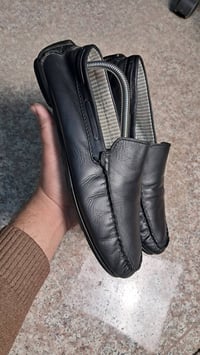 جلد طبيعي • مقاس ٤١ • توصيل لجميع المحافظات