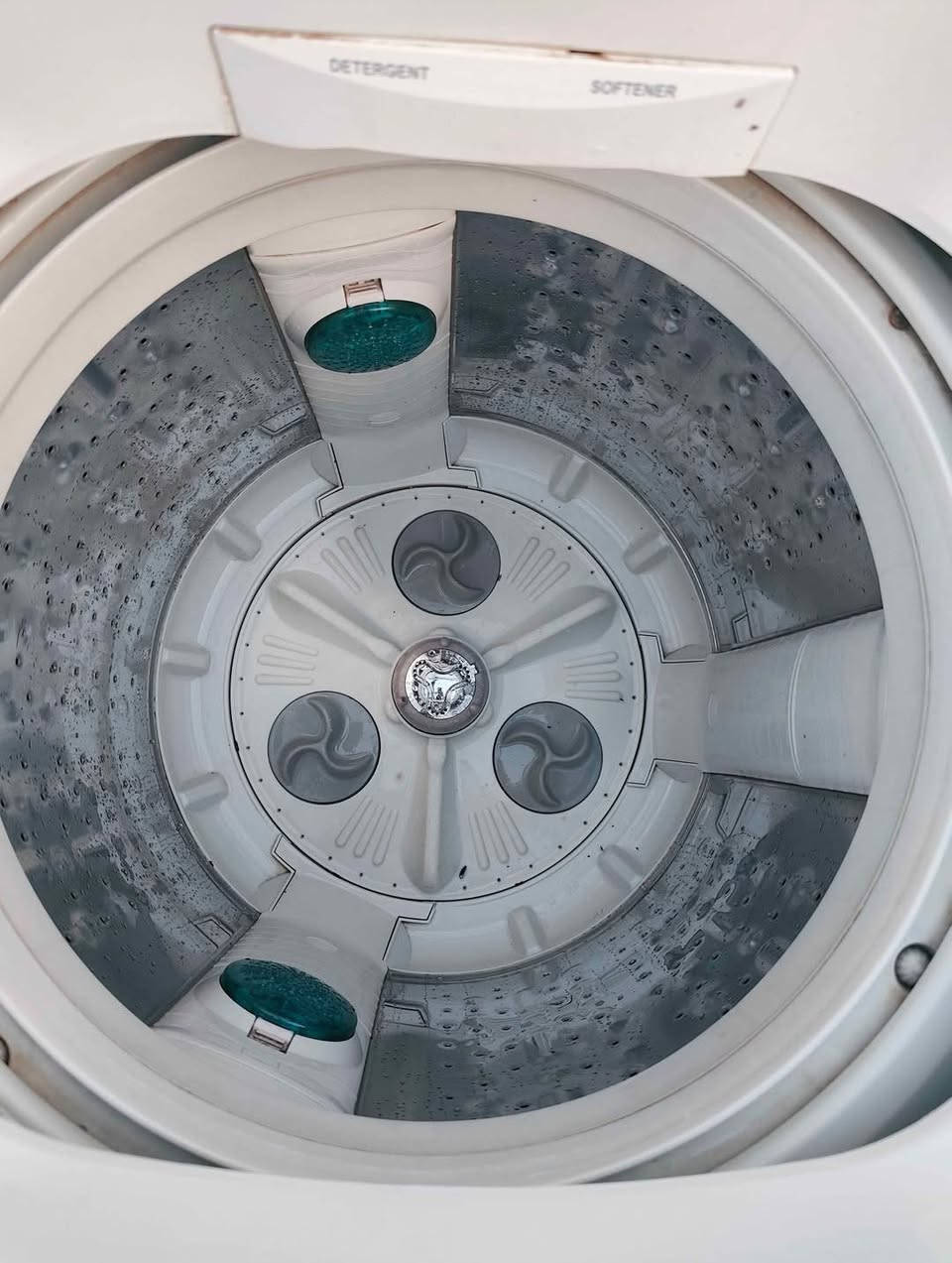 غساله ال جي 17 كيلو 
نظام انفرتر اقتصادي نص انبير تاخذ 
نظيفه شغاله وعلى الفحص
غراضها كامله 
السعر 270 الف
يوجد توصيل 
رقم الواتساب *********** 
ـــــــــــــــــــــــــــــــــــــــــــــــــــــ
