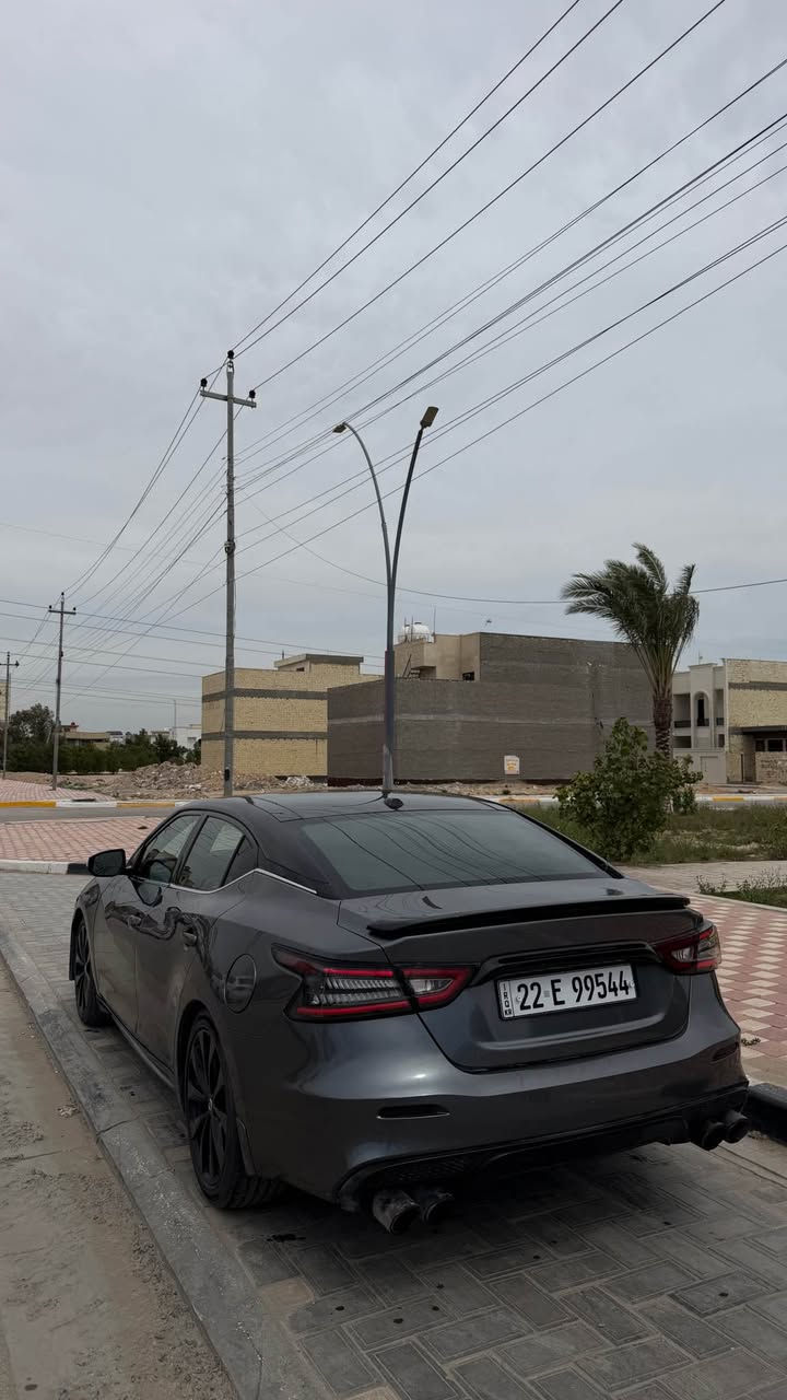 نيسان مكسيما 2022 

الكير يحتاج استبدال او تجفيت يكلف مكسموم 1.500$ 
حالياً السيارة تمشي نمرة وحدة .. 

فول مواصفات الفئة SR 
تحكم ستيرن - شفترات كير ستيرن - ستيرن تدفئة - كشنات تدفئة تبريد - كشنات تحكم كهرباء - تحدير خروج من المسار - محافظة ع المسار - شاشة ابل كار بلاي ، اندرويد اوتو - قطعتين تبريد - مودات قيادة سبورت ونورمل - تراكشن كنترول … عليها شوتة رياضية ، air intake  
وبعد بيها مواصفات ما اتذكرهم 

السيارة حادثها جاملغ راكب وبنيد فقط 
ومصبوغة حزام توحيد لون بدون معجون وبارد باقي القطع 
ايرباك دركة ستيرن طاك وراجع ستتم وطافي كلوب الايرباك 

السيارة امانة نظيفة وحلوة 
هزة وسنوية جديدة السيارة بأسمي تحويل ثاني يوم

السعر 125 ورقة بيها مجال بسيط
مكان السيارة كربلاء - التعاون 
*********** موجود واتس اب كربلاء, العراق
