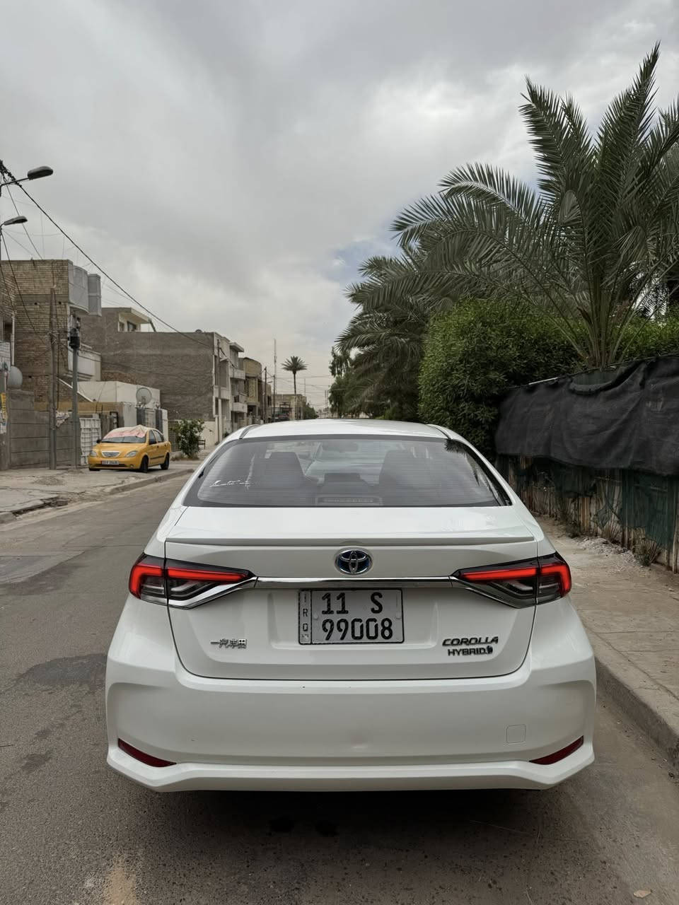 السلام عليكم للبيع كورلا موديل 2023 وارد صيني رقم  ( هايبرد)بغداد بأسمي تحول ثاني السياره فول مواصفات بيها صبغ فقط كما محدد بل صور 
————————————
١- فتحه 
٢- بصمه 
٣- رادارات 
٤- ويل كب 
٤- شاشه كأمره خلفيه
٥- اوتو هولد 
٦- فول تحكم استيرن باقي موصفات معروفه 
—————————————- 
مكاني بغداد الحريه السعر ١٣٥ وبيها مجال بسيط رقم ***********
