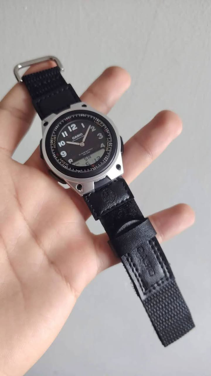 ساعة كاسيو إللوميناتور (Casio Illuminator)
مكينه ياباني...شهر مختم
الذي يجمع بين العقارب وشاشة رقمية.البطارية:  إلى 10 سنوات.مقاومة الماء: مقاومة للماء حتى عمق 50m تحتوي على ميزة إضاءة (LED light)
السعر 25الف مع توصيل


**إذا كنت صاحب هذا الإعلان وتريد حذفه لأي سبب، رجاءا أرسل رسالة إلى الدعم الفني**