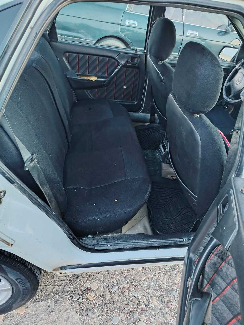 السلام عليكم
اوبل فكترا
حجم 18 
اللون ابيض 
كير محرك شرط 
صدر أمامي خلفي جديد
طخم تاير جديد 
باتري جديد كهربائيات كلها شغاله 
رقم صلاح الدين ألماني 
سنويه نافذه بل 2024
شرط التحويل و كاله
ملاحضة بيع نقد فقط بدون مراوس 
العنوان اسديره 
للاستفسار 
رقم الهاتف ***********
