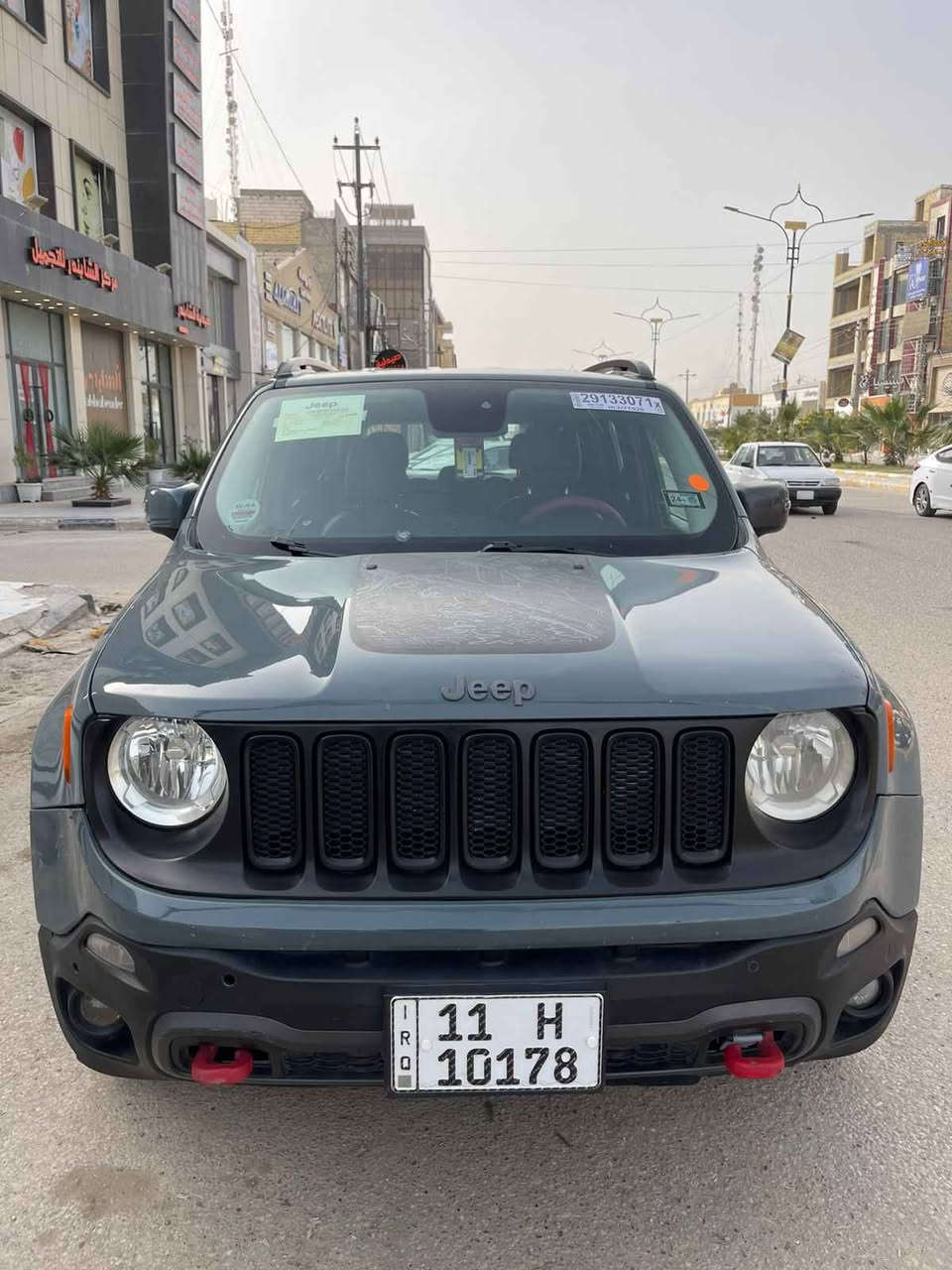 السلام عليكم سياره جيب رنكد للبيع موديل 2017رقم بغداد مشروع وطني الرقم الدولي السياره بيها صبغ جاملغ امامي 
 والباقي كفاله عامه مواصفات بصمه شاشه كبيرة كاميرا دواره تحكم جهتين سايد بريك بصمه اشاره بالمرايه حساسات اماميه وخلفيه محرك 2400 مامفتوح تخم تاير حداديه تبريد سياره جاهزه من كلشي استخدام شخصي السعر 123ورقه وبيها مجال بسيط للشراي مكان السياره ناصريه الشموخ للإستفسار *********** *********** أرقامي بيهن واتساب ناصرية, ذي قار
